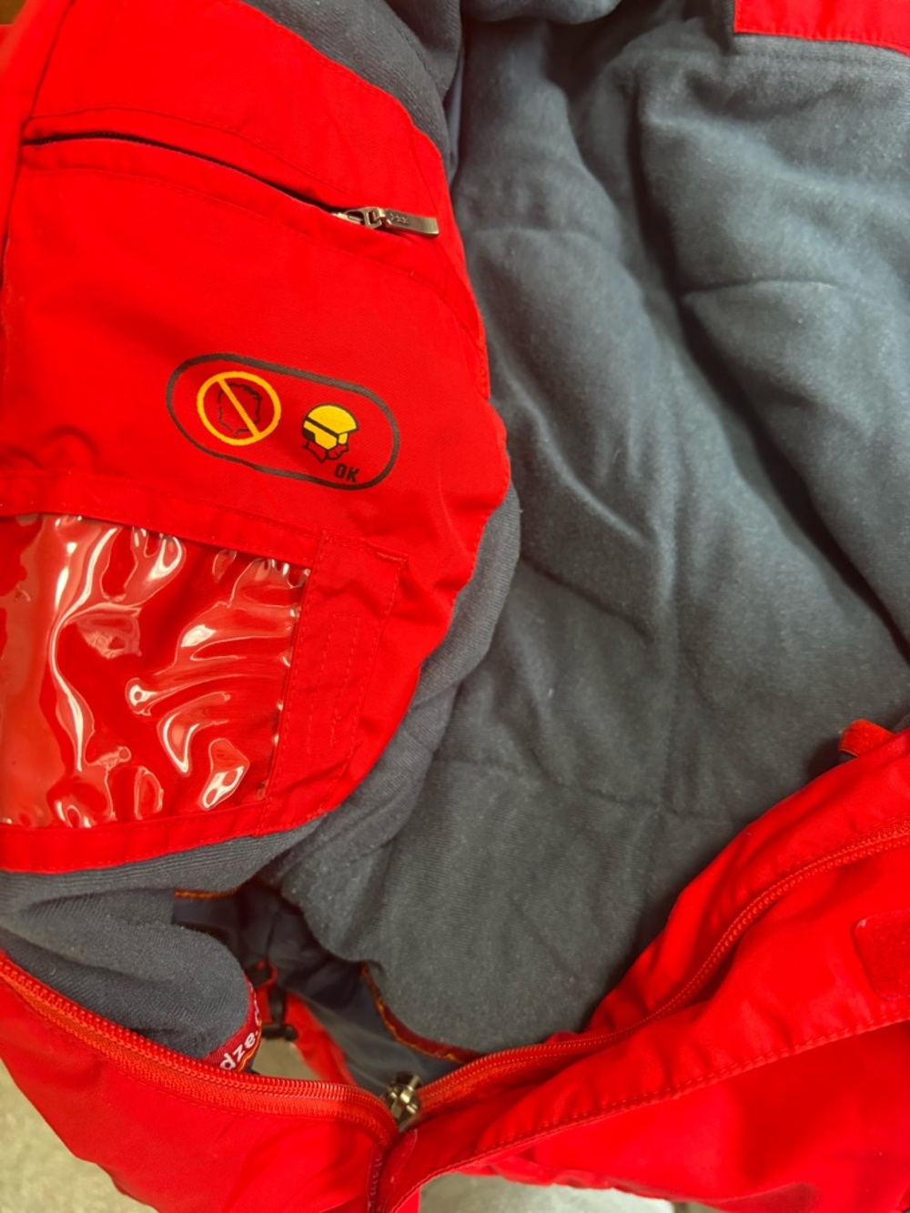 Wedze Red Hooded Ski Jacket with White Accents Water Prooof - Picture 6 of 8